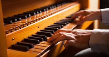 Hire a church organist