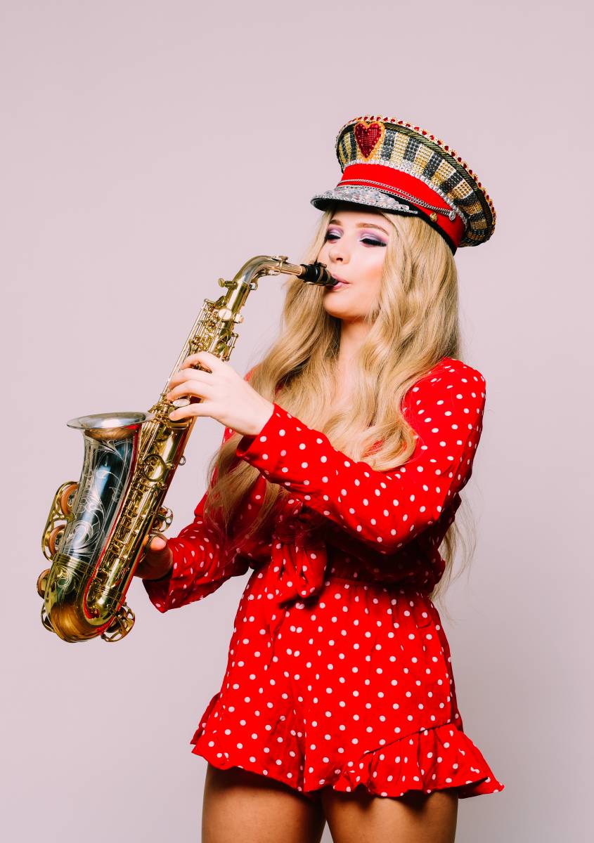 Girl On Sax - Saxophone Player | Last Minute Musicians