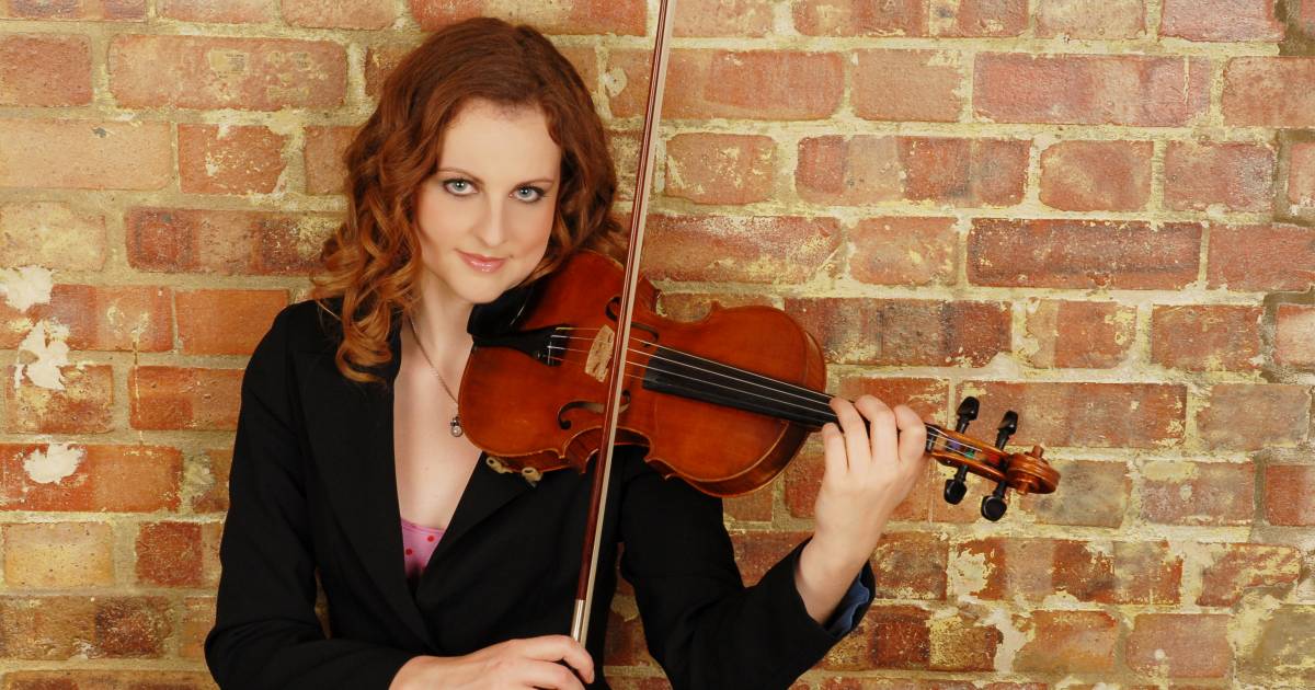 Mary Violinist: Classically trained Violinist