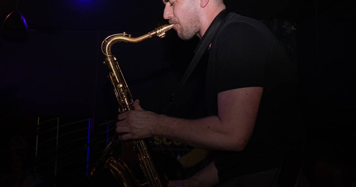 Tony Gilmour Saxophone | Last Minute Musicians